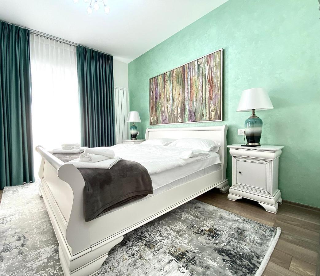 White Dream Penthouse With Jacuzzi Apartment Brasov Exterior photo